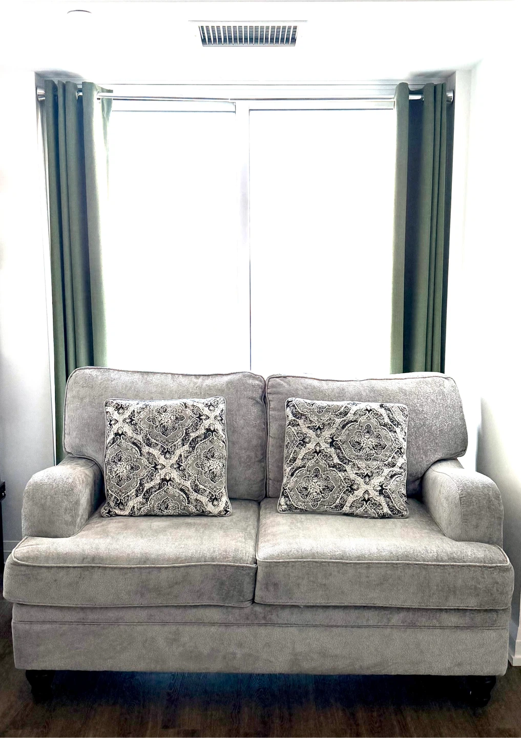 The Brick Bellmont Chenille Loveseat – Platinum Grey - photo 4
