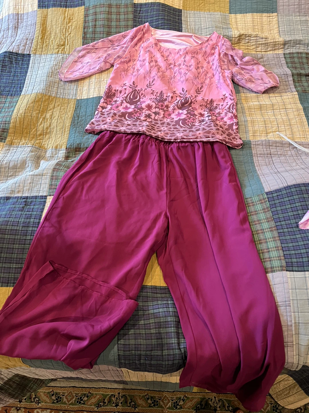 Floral Print Two-Piece Outfit Size XL