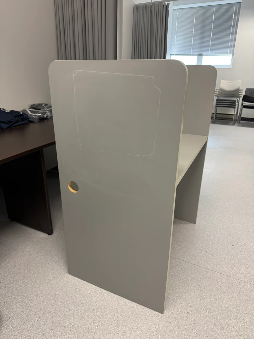 Grey cubicle desk - photo 2