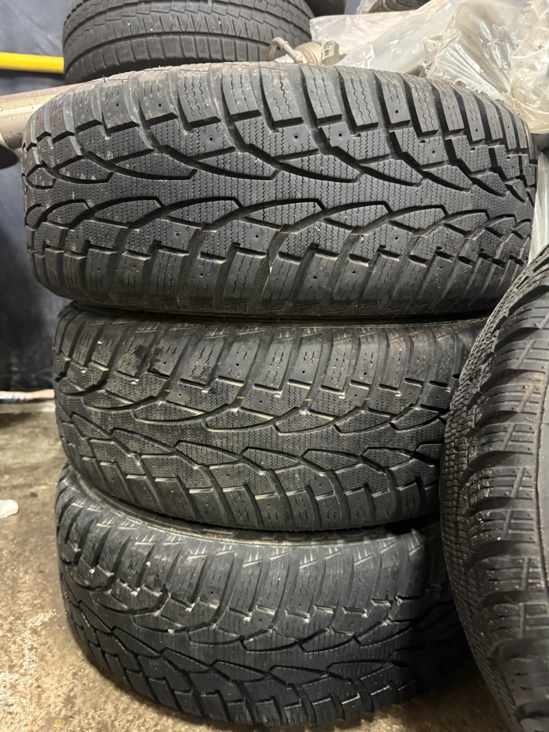 Uniroyal Tiger Paw Ice & Snow 3 Winter Tires - photo 4