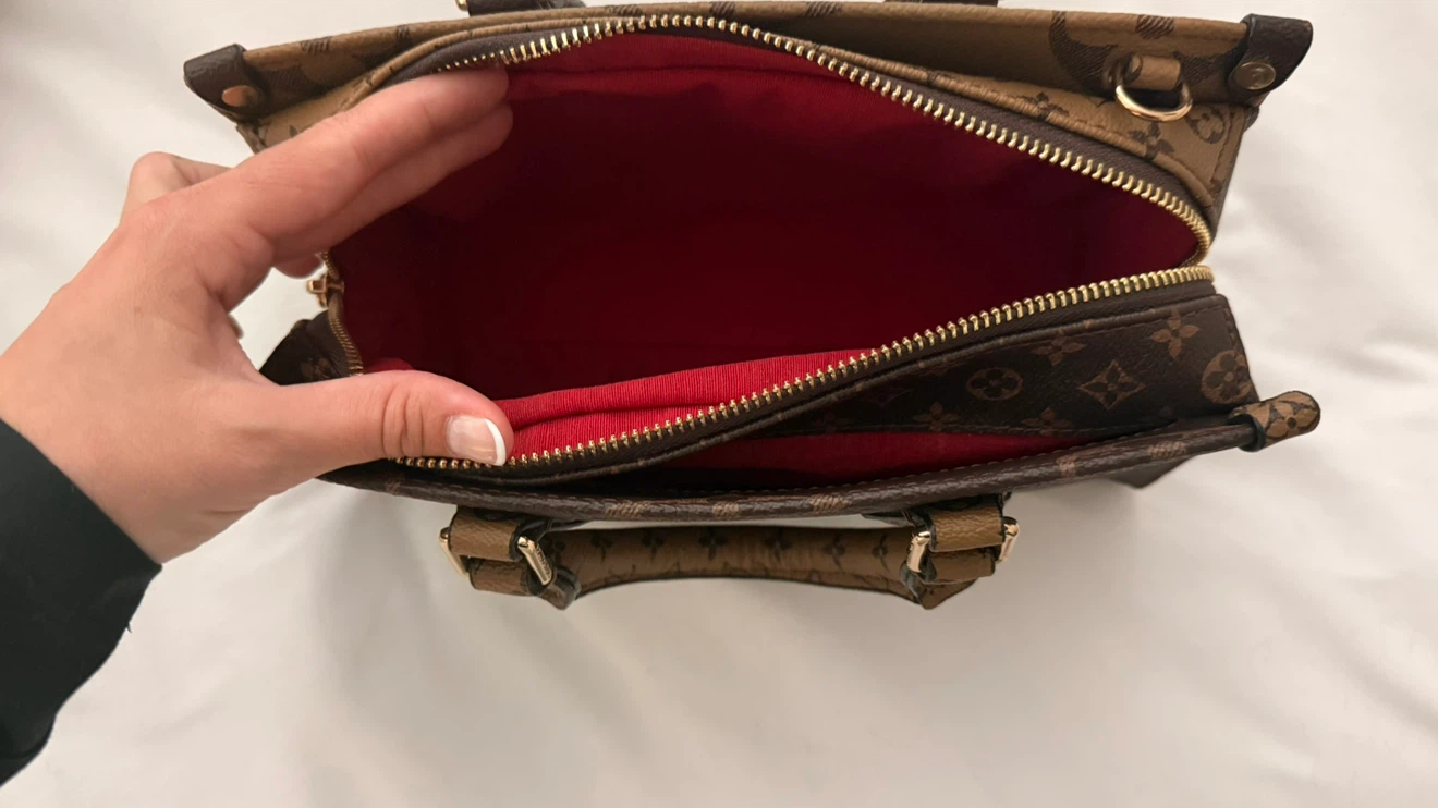 Louis Vuitton OnTheGo East-West Handbag - photo 5