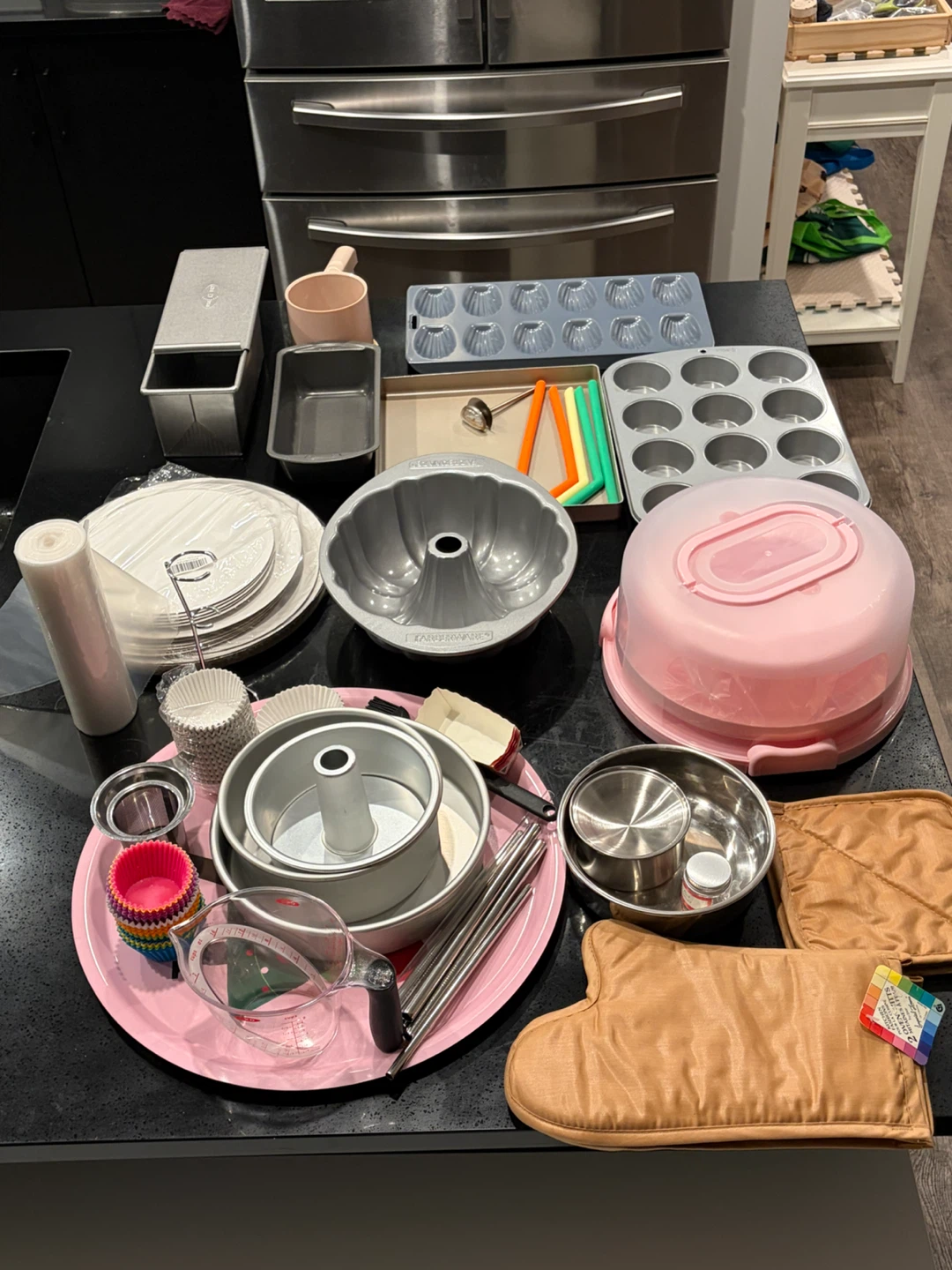 collection of baking pans and tools - photo 2