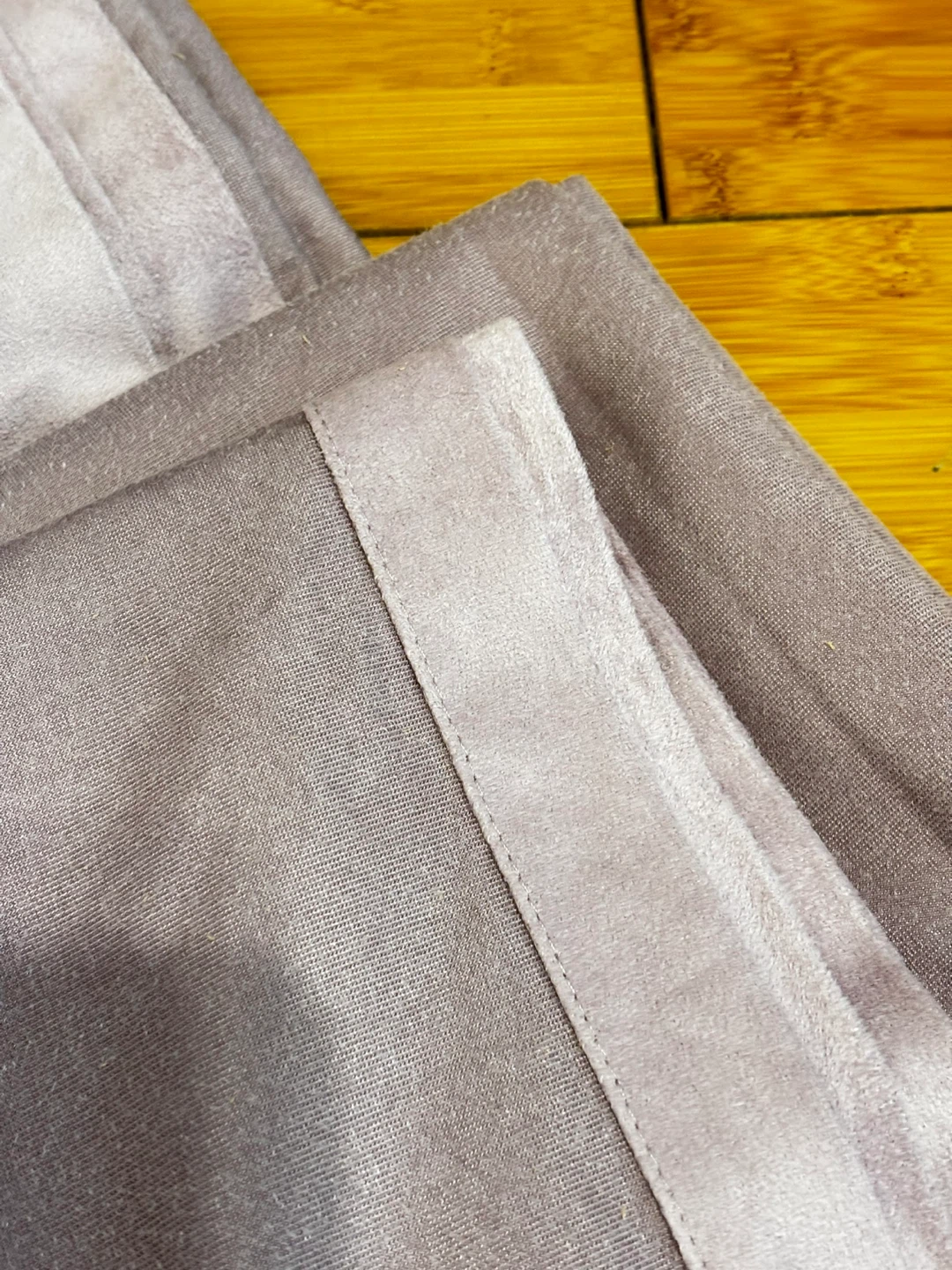 Set of Two Light Purple Velvet Curtains - photo 4