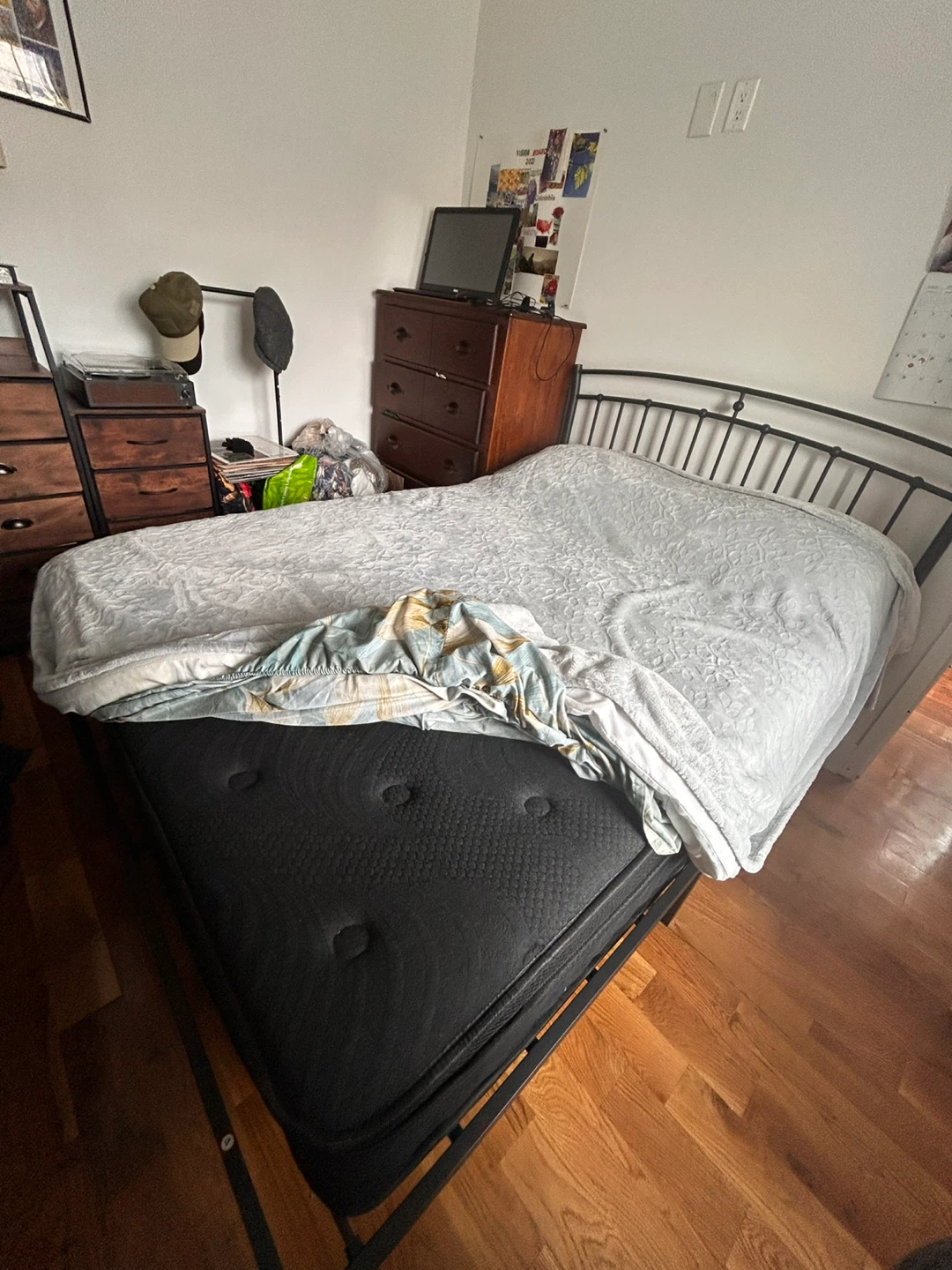 Black Metal Bed Frame with Mattress - photo 2