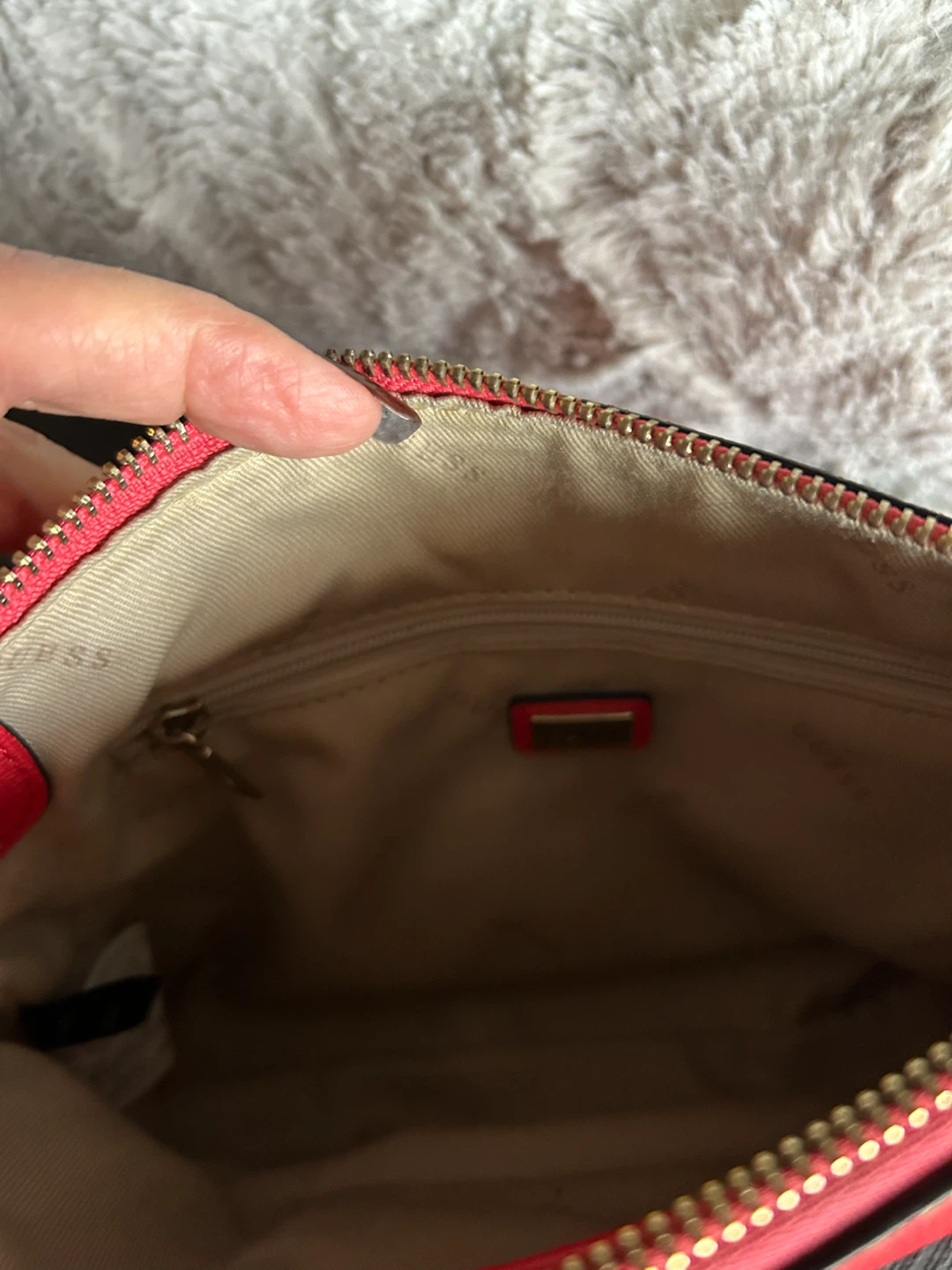 Guess 1981 Red Studded Crossbody Bag - photo 4