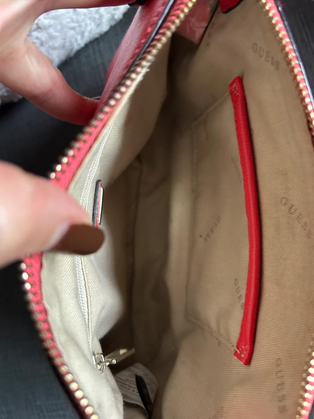 Guess 1981 Red Studded Crossbody Bag - photo 5