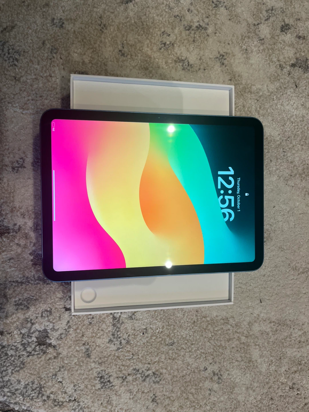 10th gen iPad + Apple Pencil + free case - photo 2