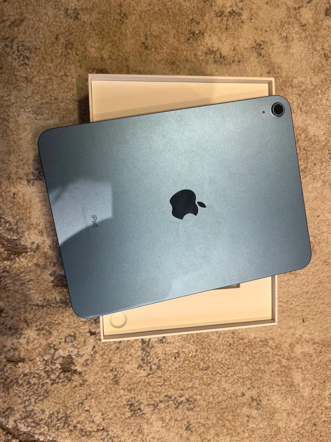 10th gen iPad + Apple Pencil + free case - photo 3