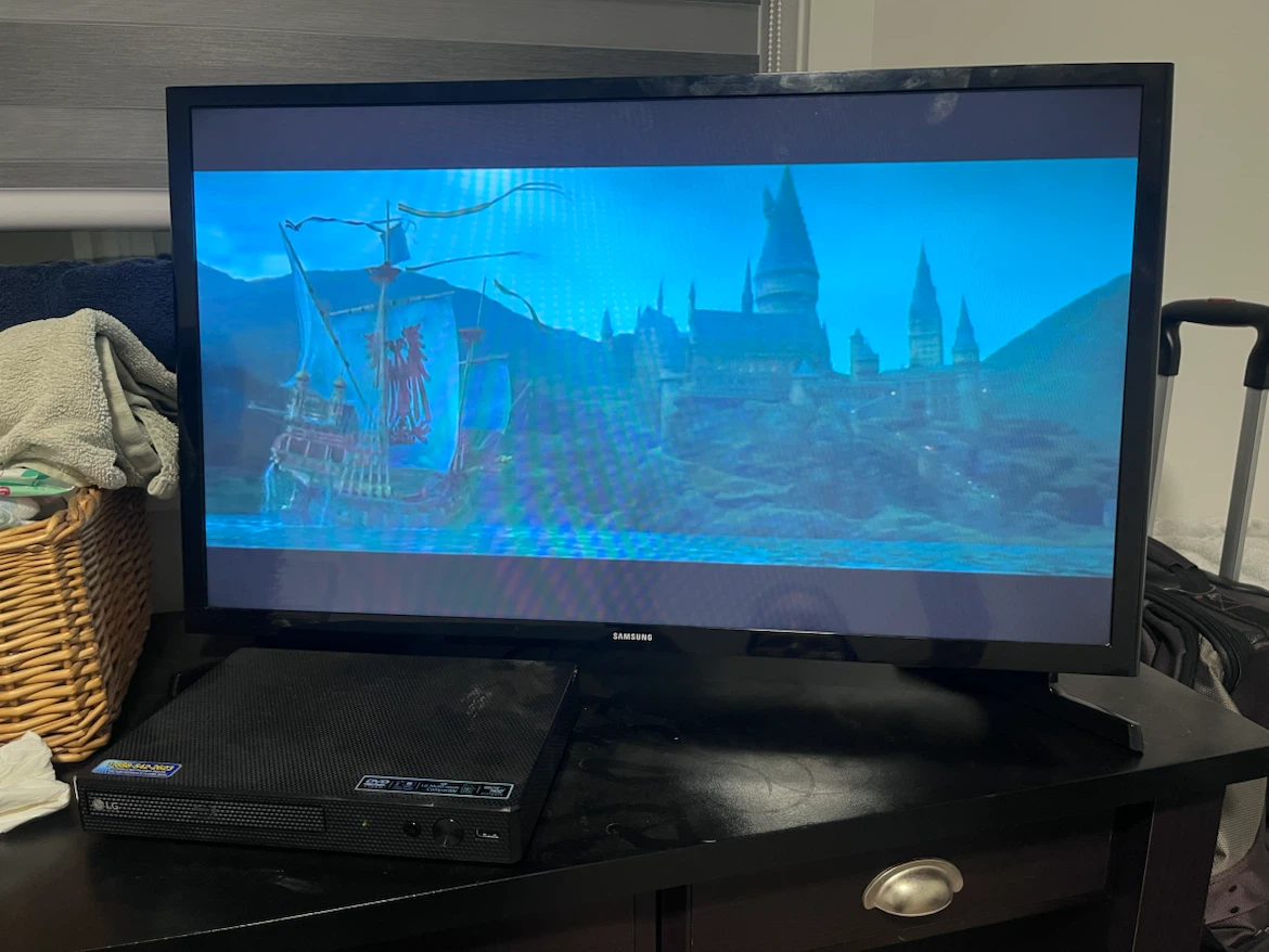 LG DVD player & 32 inch TV combo - photo 2