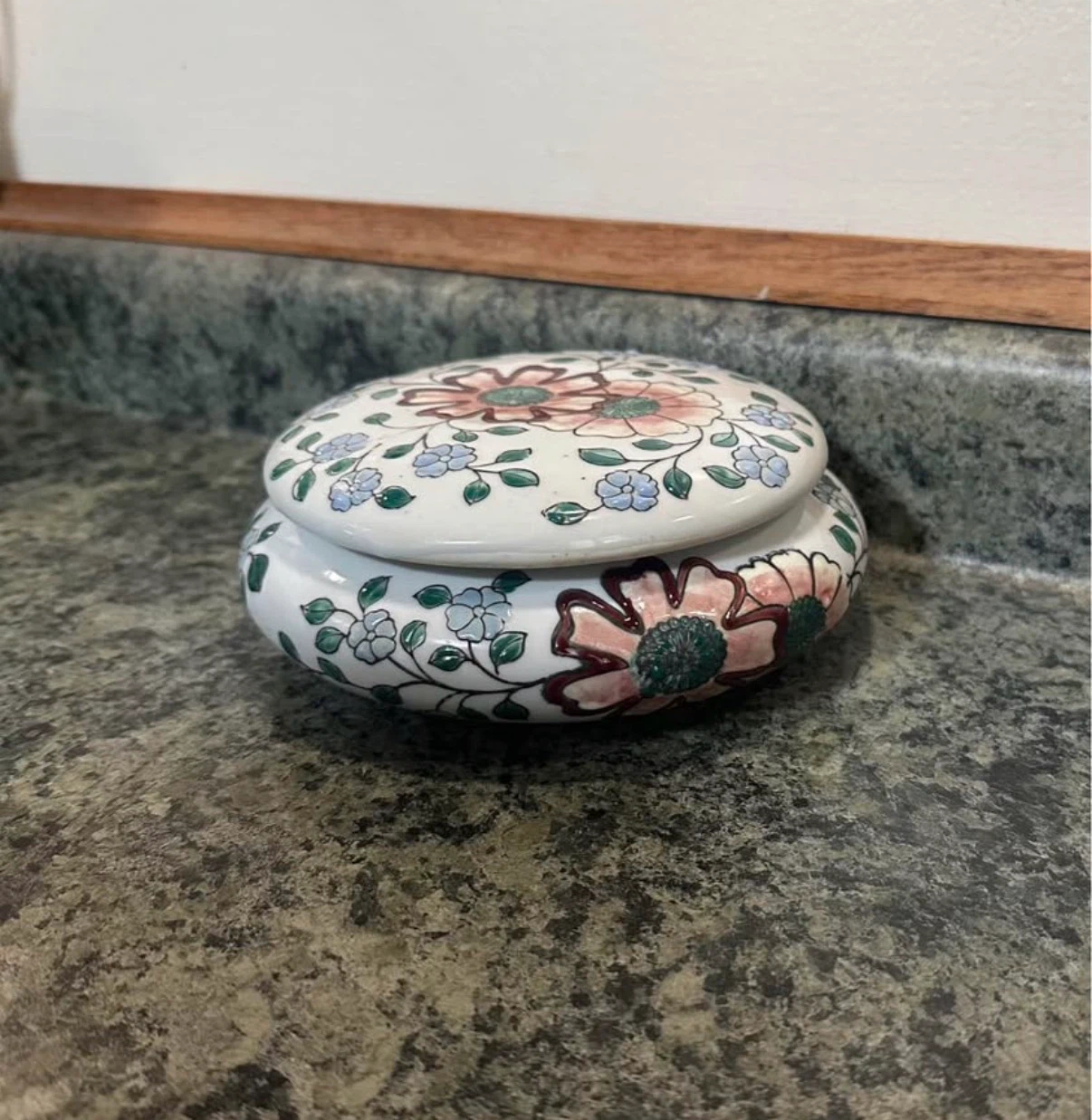 Vintage Floral Porcelain Trinket Box - photo 3