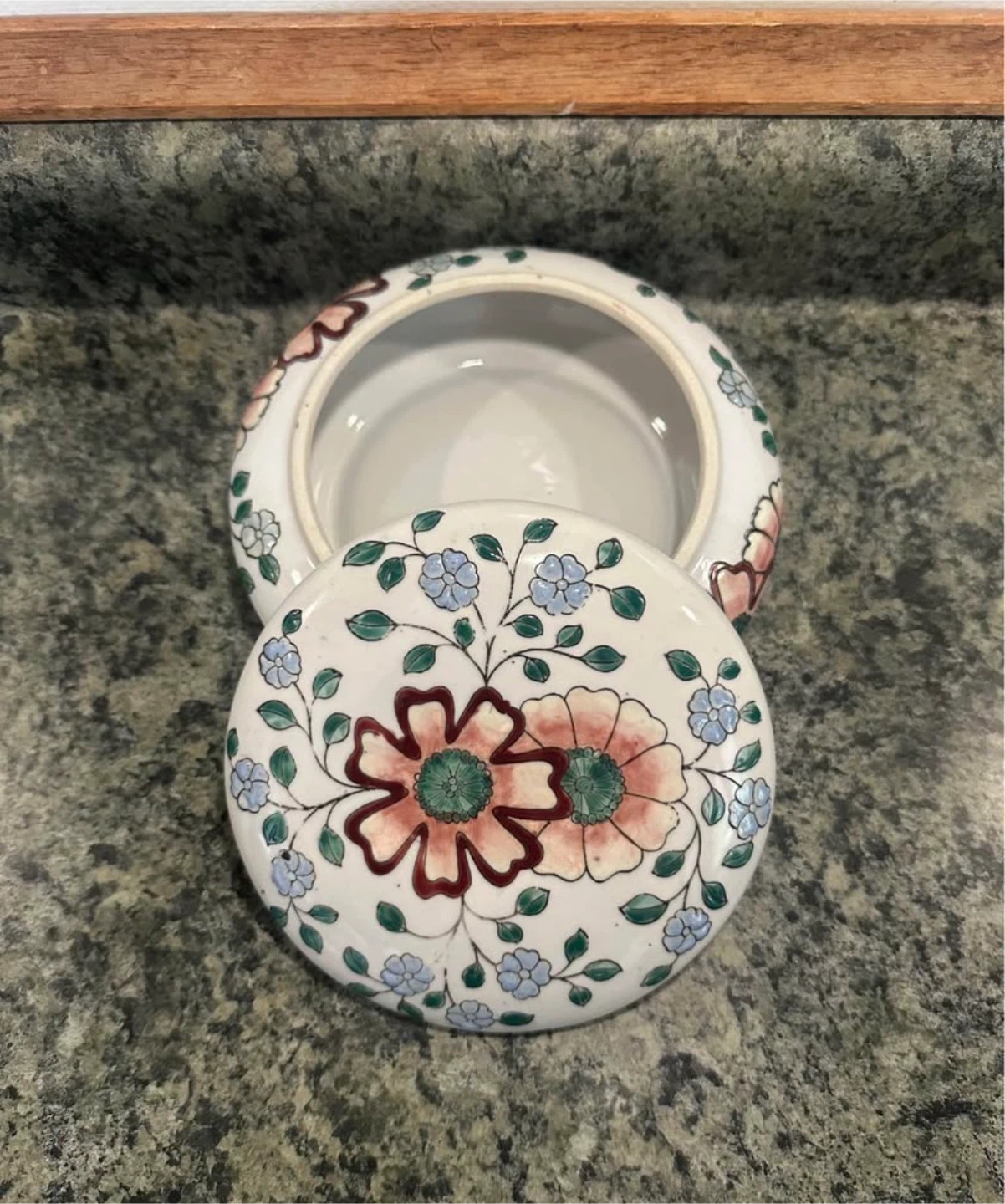 Vintage Floral Porcelain Trinket Box - photo 5