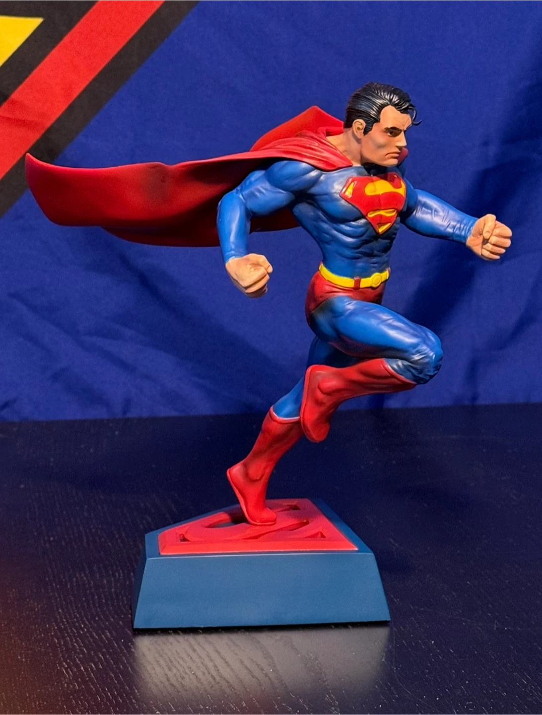 The Noble Collection Superman Comic Book Edition Figure - photo 2