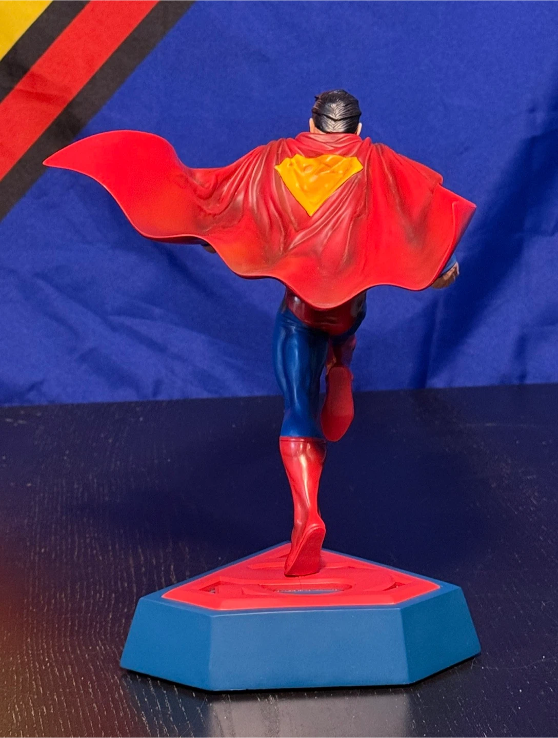 The Noble Collection Superman Comic Book Edition Figure - photo 3