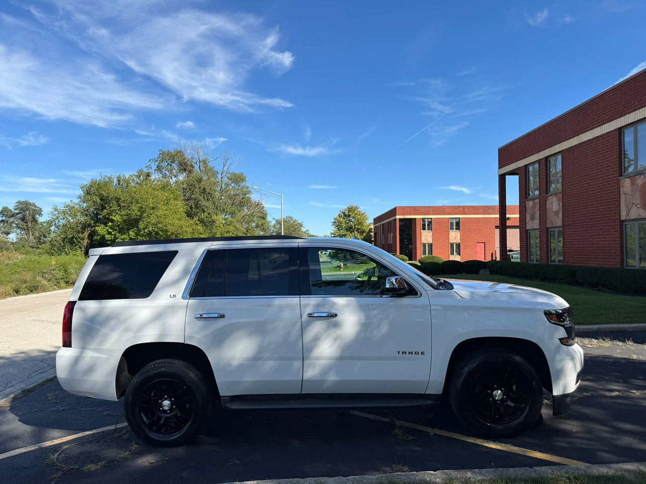 2016 Chevrolet Tahoe LS AWD White - photo 2