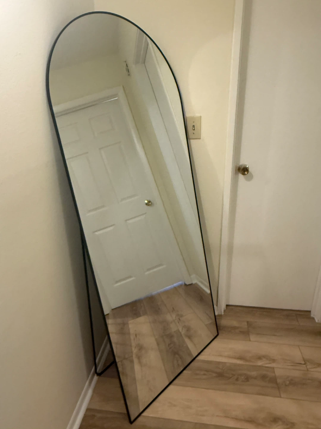 Arched Floor Mirror, Black