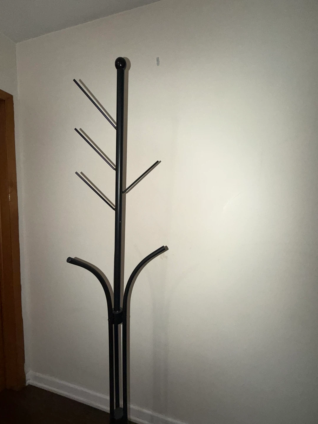 Lightweight Black Metal Coat Rack - photo 2