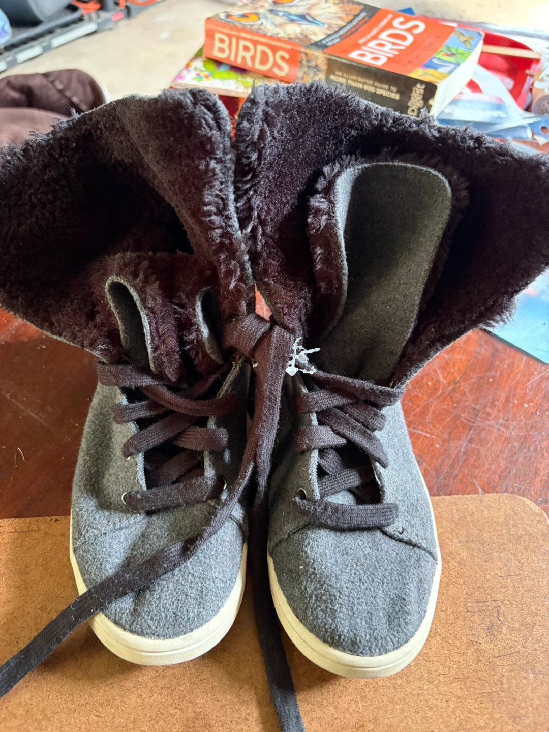 Airwalk grey faux-fur lined sneakers - photo 2