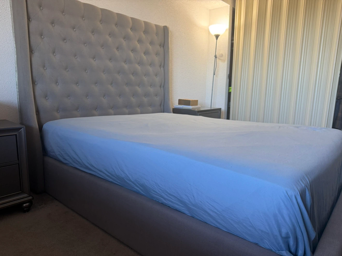 Tufted Upholstered Queen Bed Frame