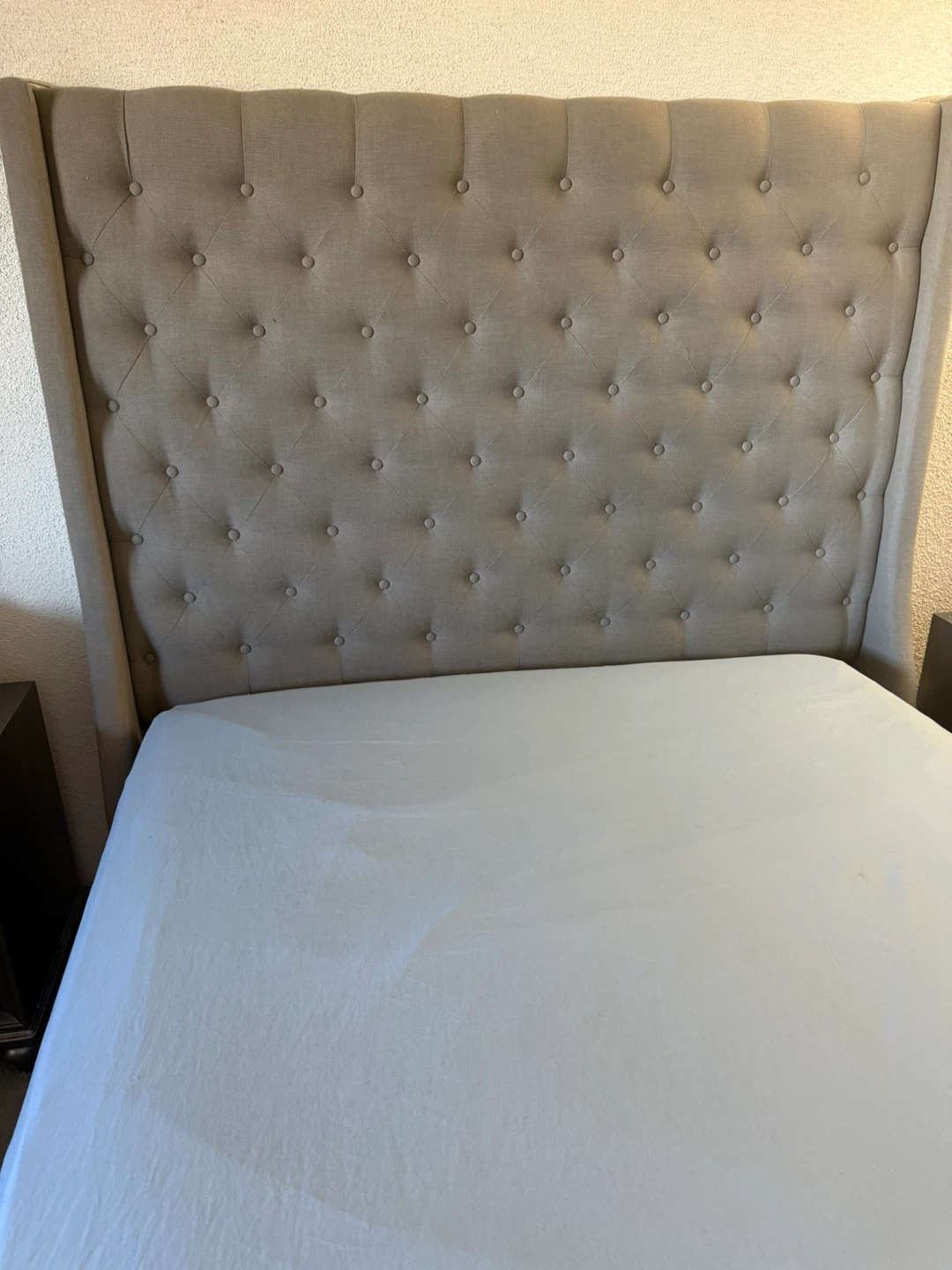 Tufted Upholstered Queen Bed Frame - photo 3