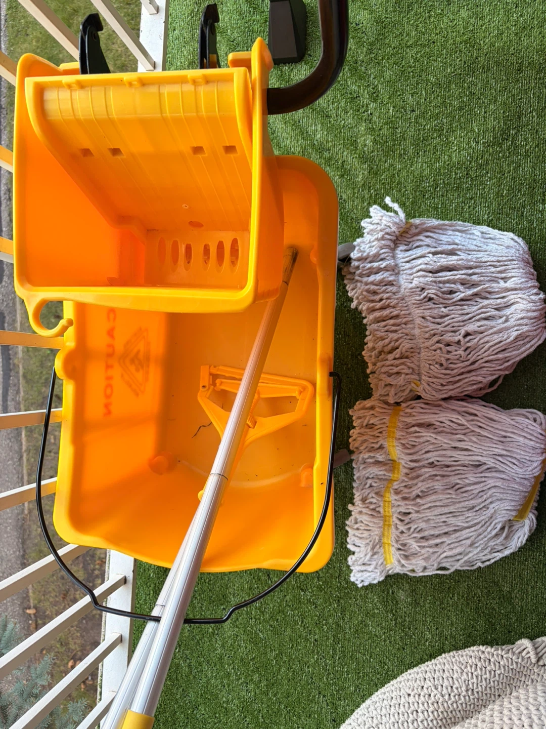 Commercial Mop Bucket with Wringer