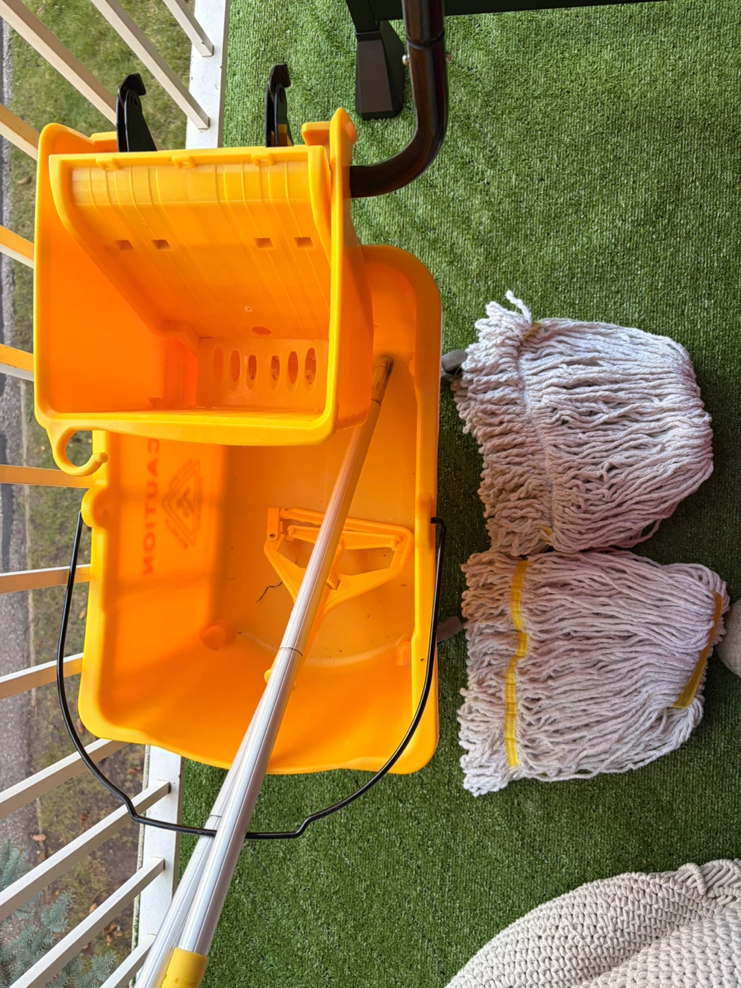 Commercial Mop Bucket with Wringer - photo 3