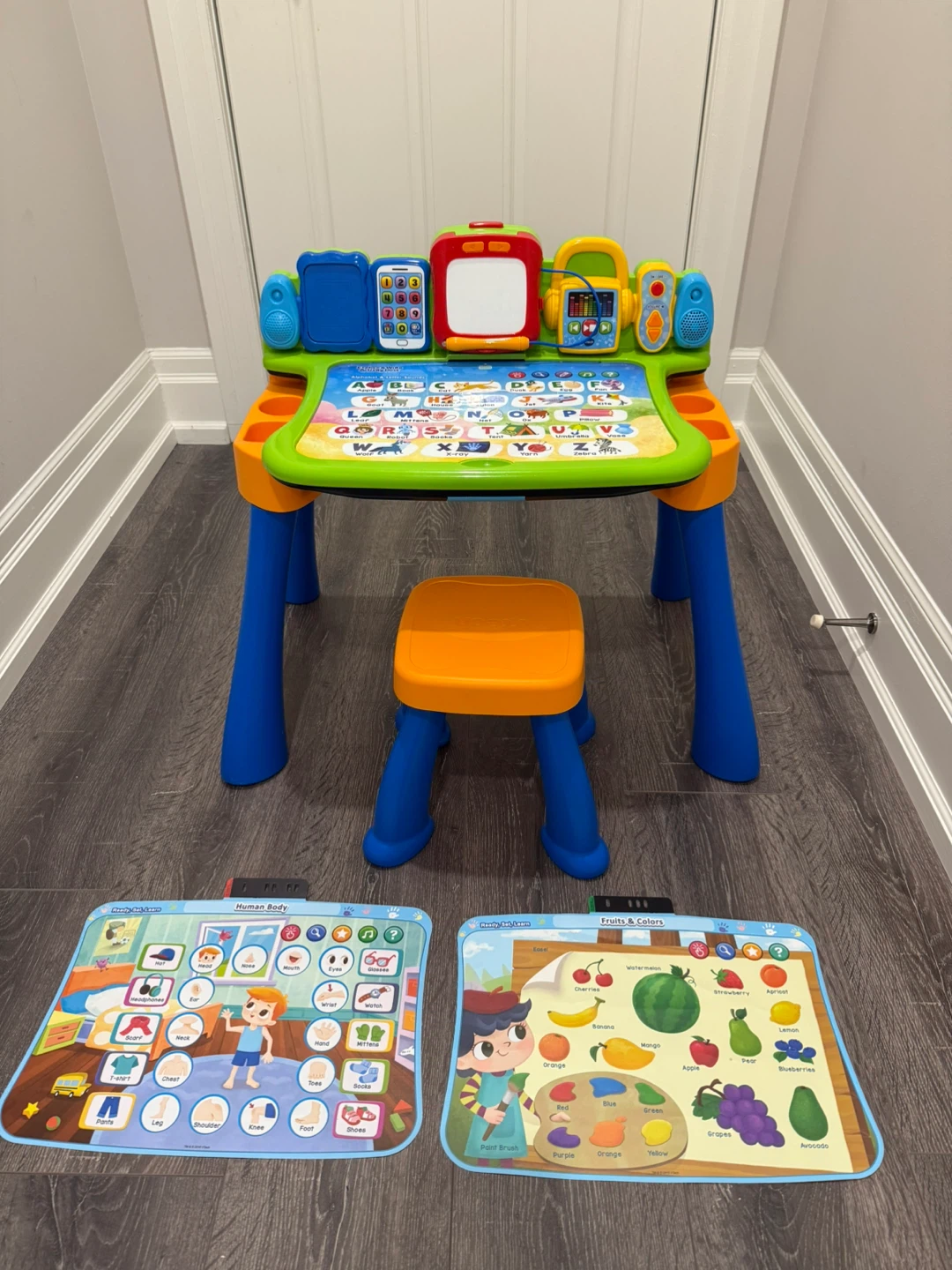 Like new VTech Explore and Write Activity Desk - photo 2