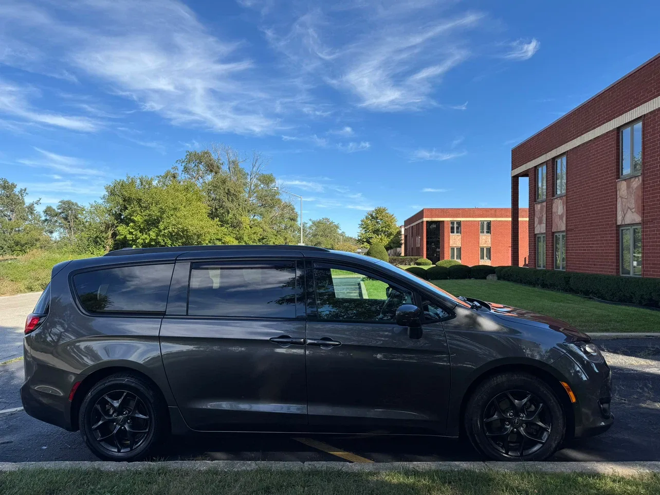 2019 Chrysler Pacifica S Minivan - photo 3