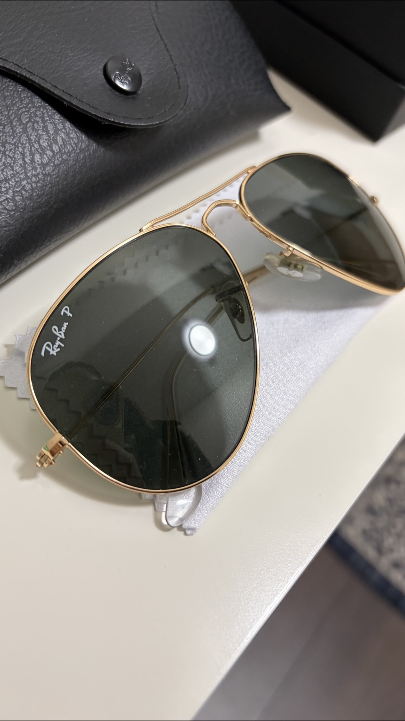 Ray-Ban Polarized Aviator Sunglasses - photo 2