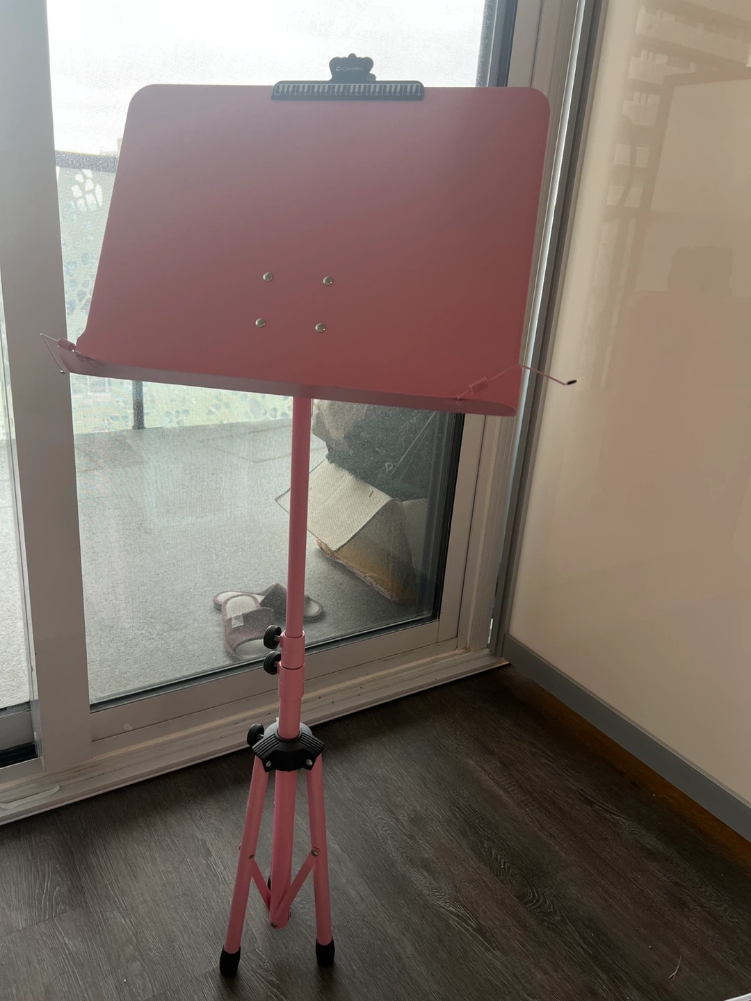 Cahaya Pink Music Stand