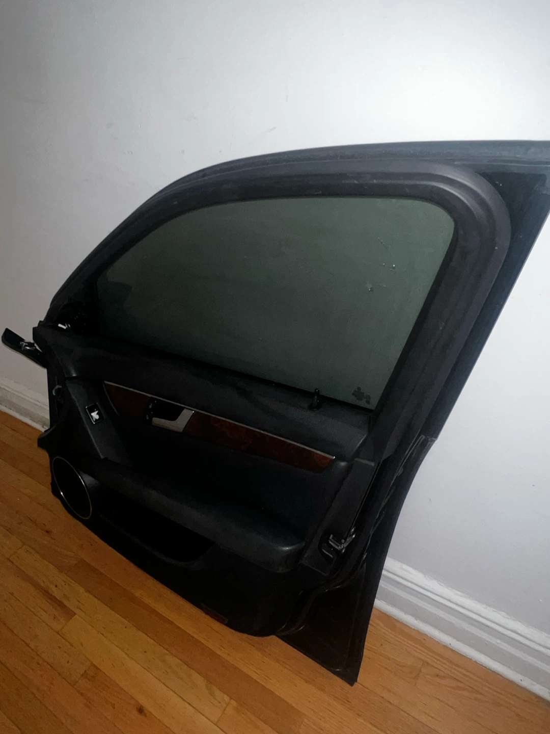 Mercedes C300 Front passenger door 2008-2014 W220 - photo 3