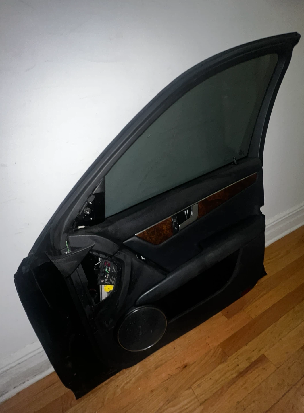 Mercedes C300 Front passenger door 2008-2014 W220 - photo 4