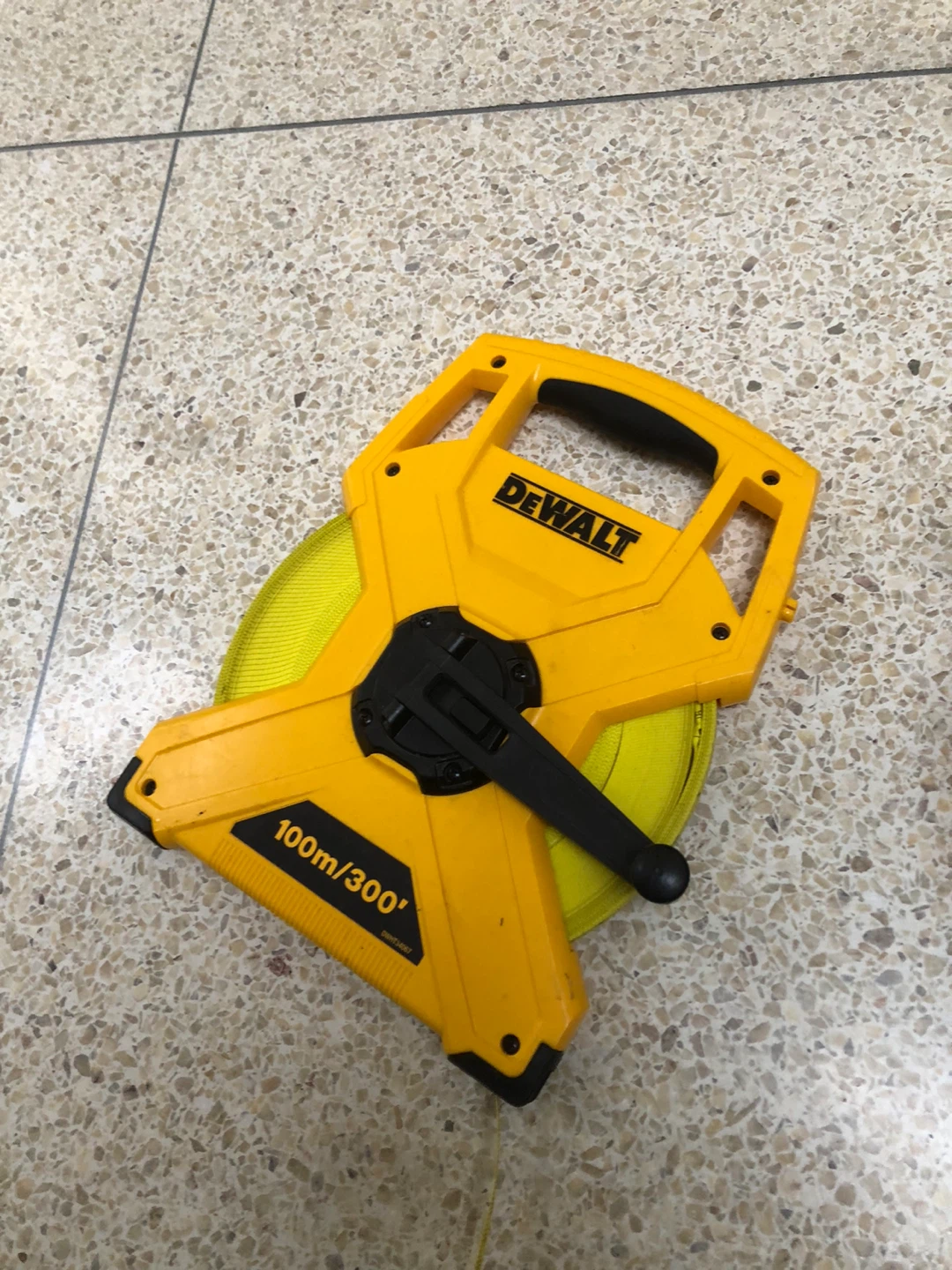 DeWalt 100m/300' Long Tape