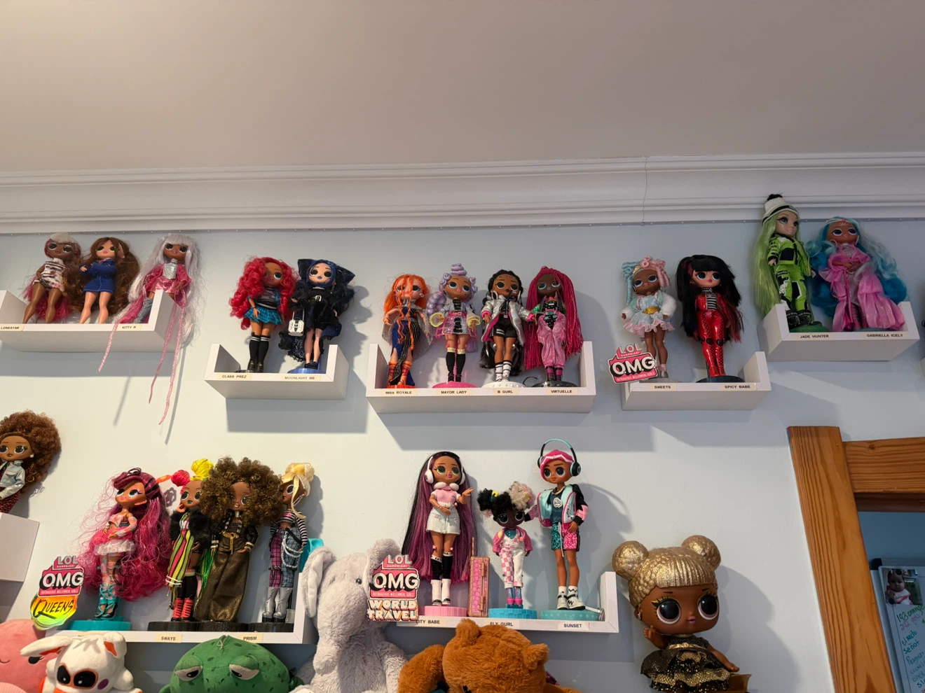 Large Collection of Rainbow High and LOL OMG Dolls - photo 2