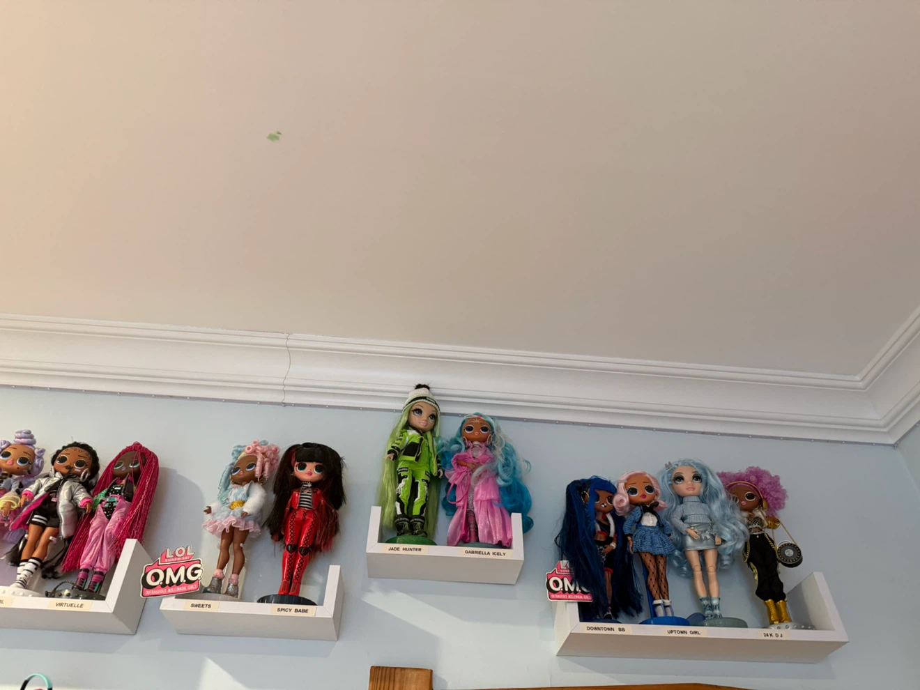 Large Collection of Rainbow High and LOL OMG Dolls - photo 3