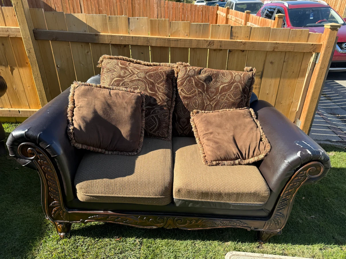 Couches - photo 2