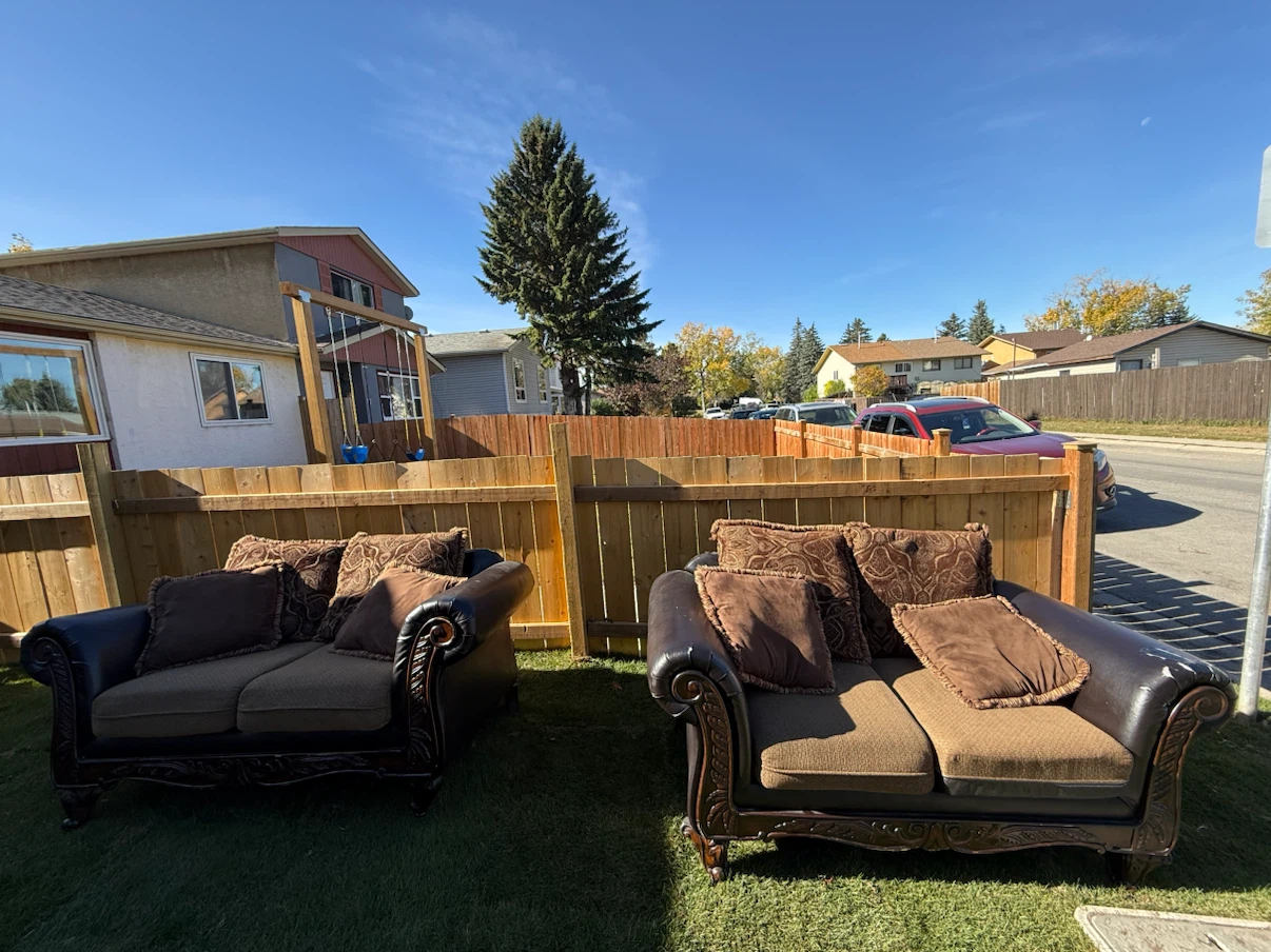 Couches - photo 3