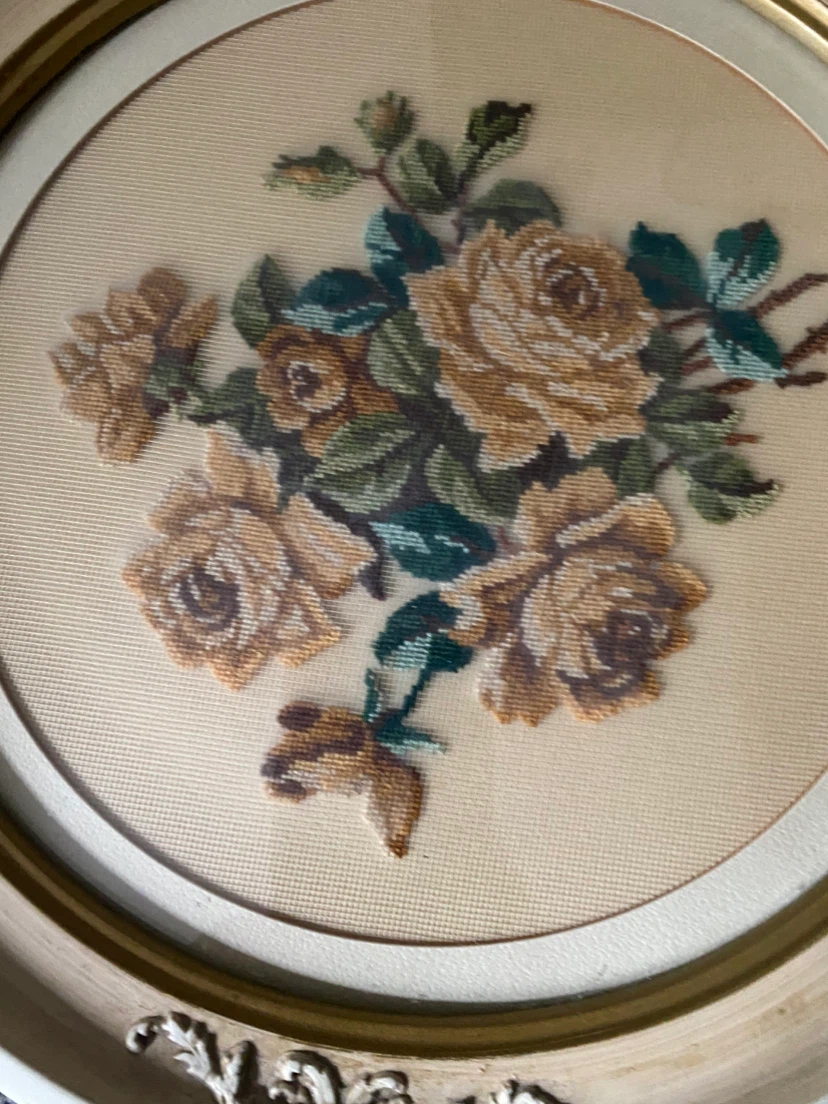 Set of 6 vintage floral cross-stitch wall art signed dated 1957 - photo 2