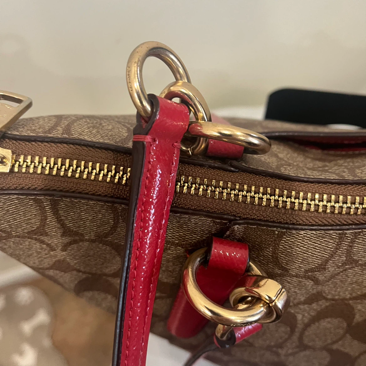 Authentic Coach Signature Canvas Tote Bag with Red Accents - photo 5