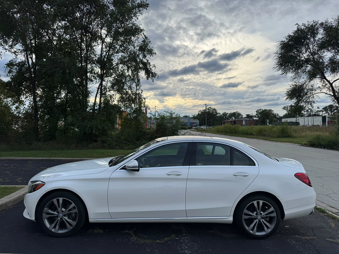 2017 White Mercedes-Benz C300 4MATIC Sedan - photo 3