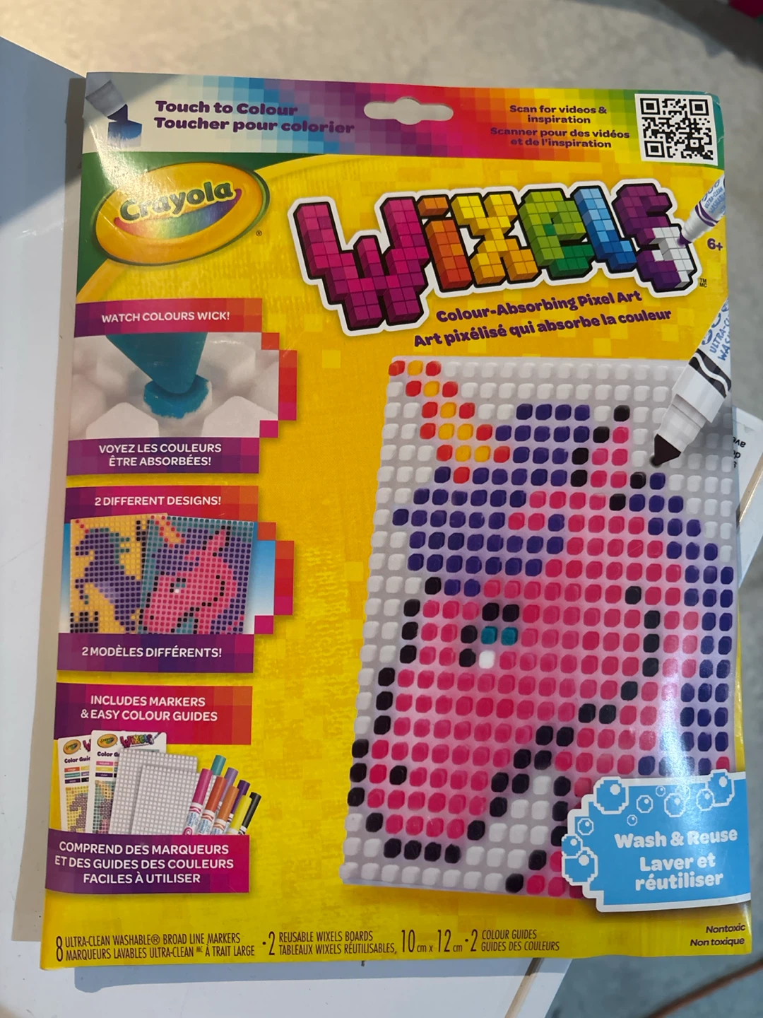Crayola Wixels Colour-Absorbing Pixel Art Set