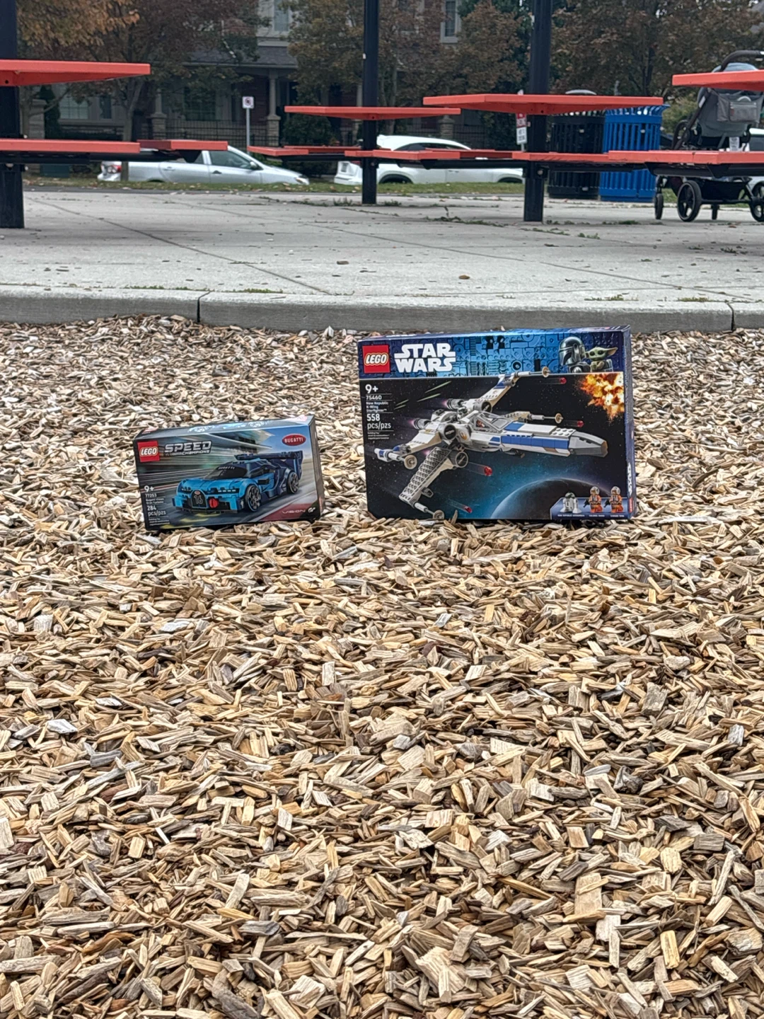 LEGO Star Wars X-Wing and Speed Champions Bugatti