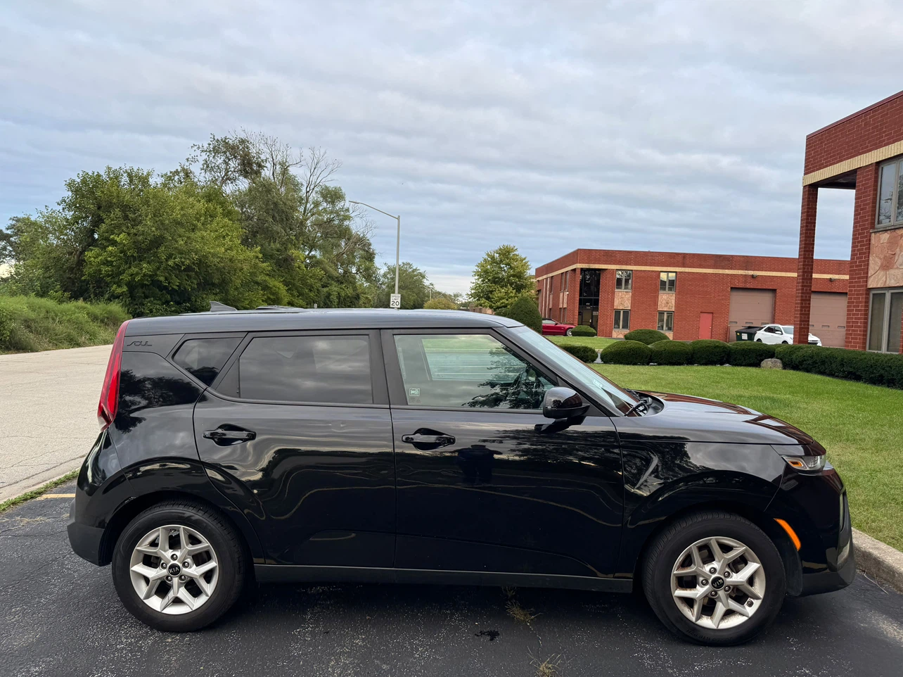 2020 Black Kia Soul S - photo 3