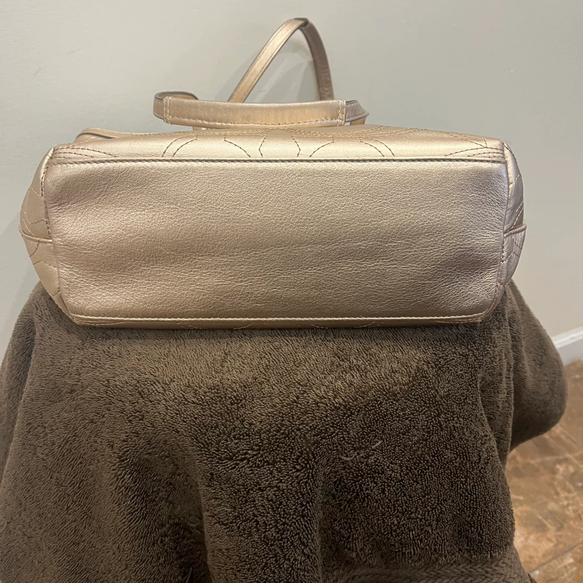 Authentic Coach Metallic Gold Tote Bag - photo 4