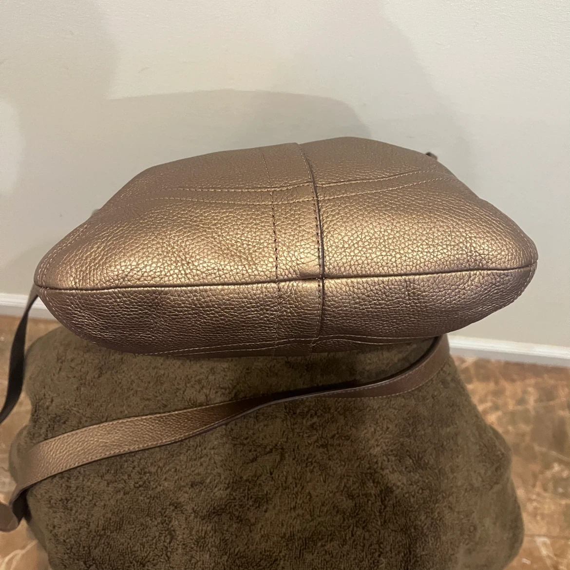Authentic Coach Metallic Bronze Shoulder Bag - photo 4