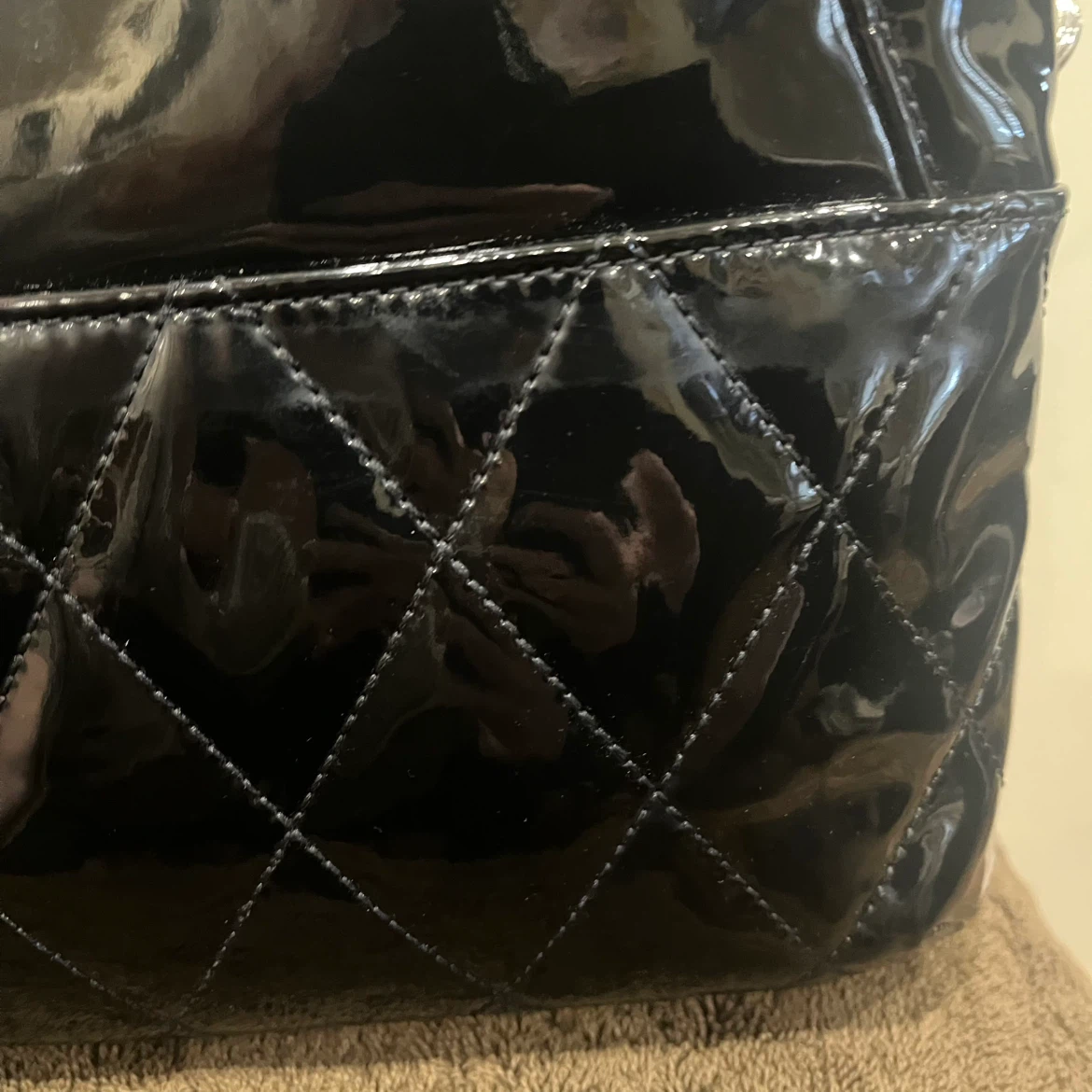 Authentic Black Quilted Patent Leather Coach Handbag - photo 5