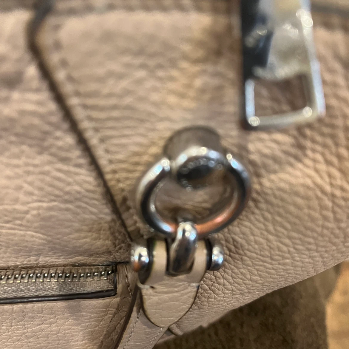 Authentic Coach Beige Leather Shoulder Bag - photo 3