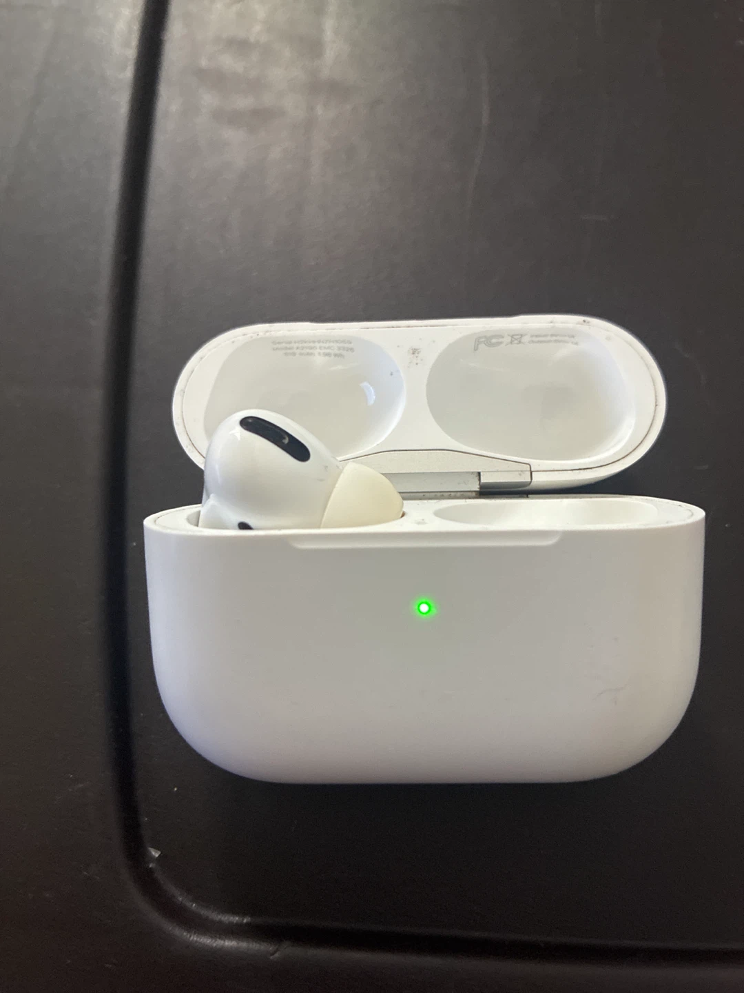 Apple AirPods Pro 1 gen missing right earbud