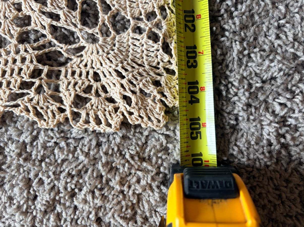 Vintage Beige Crochet Tablecloth - photo 3