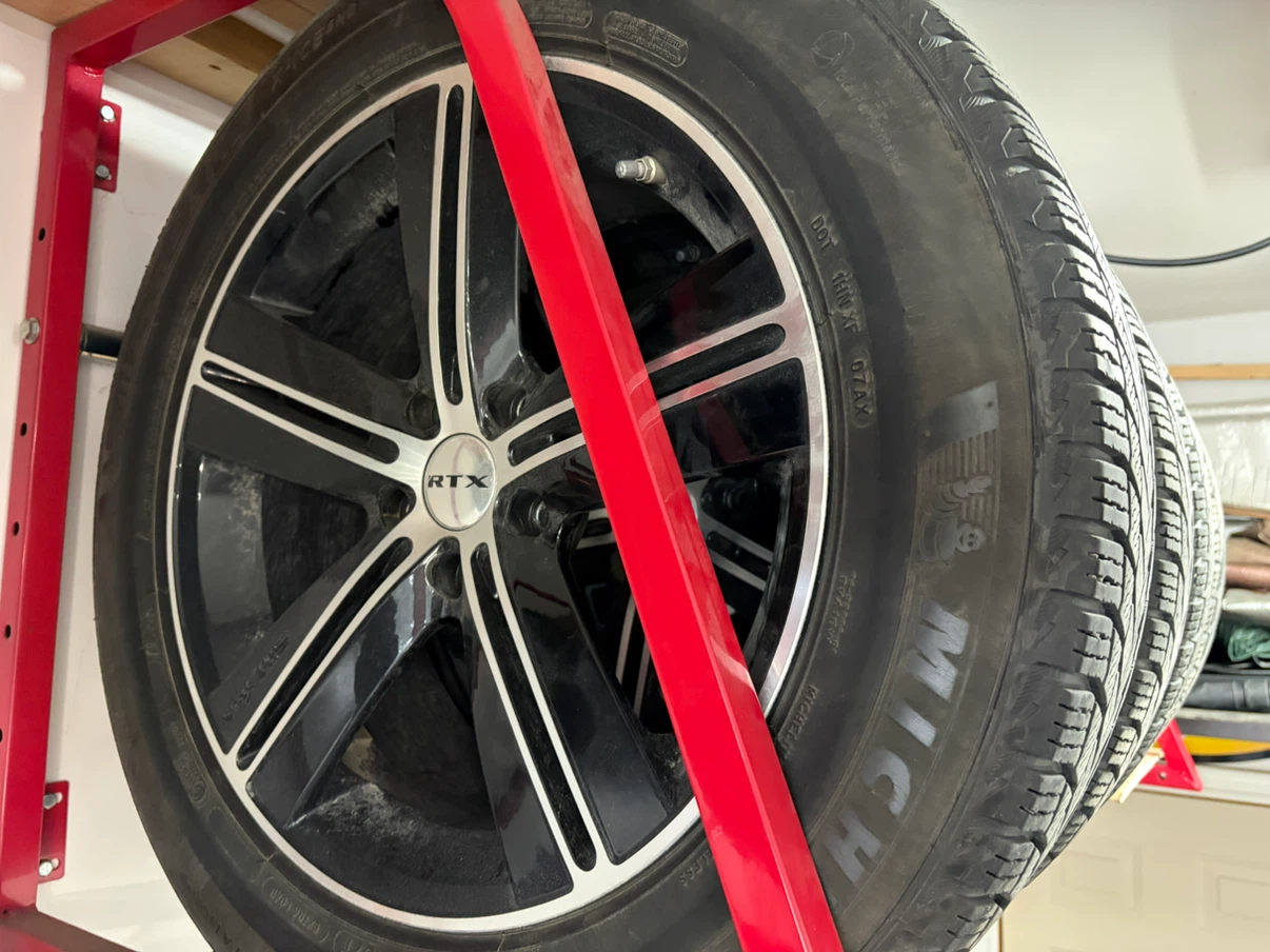 Set of 4 Michelin X-Ice Snow SUV Tires 235/60R18