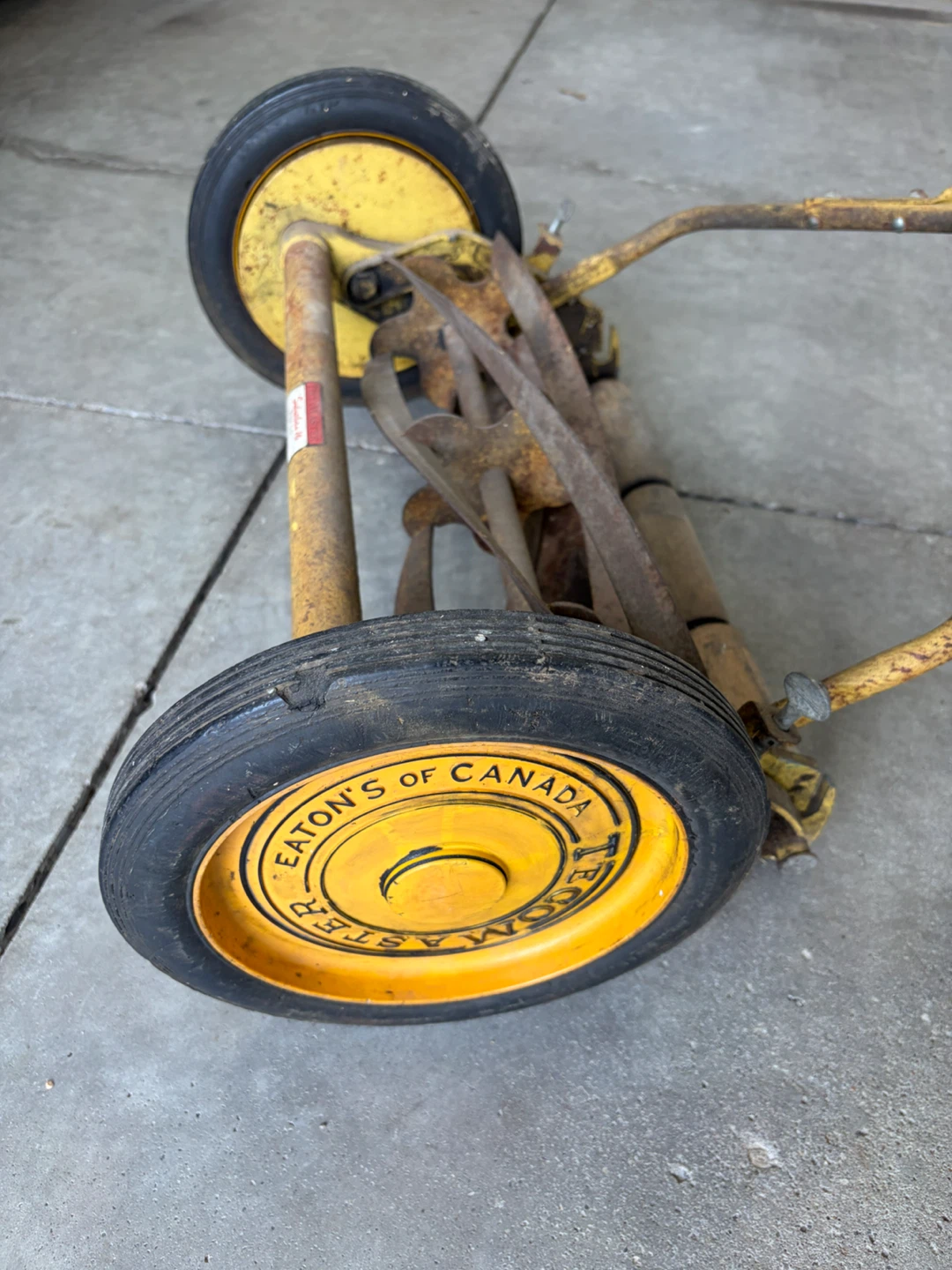 Vintage Eaton's Tecomaster Suburban 16 Reel Mower
